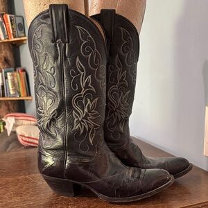 Justin Boots Black Embroidered Heeled Boots